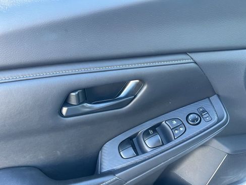 Used 2025 Nissan Sentra S image 9