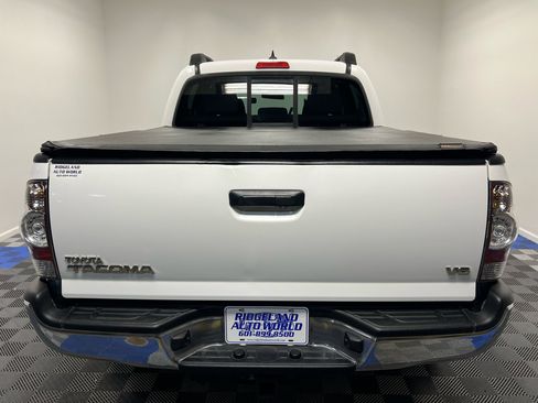 Used 2014 Toyota Tacoma 4x4 Double Cab w/ TRD Off-Road Package image 10