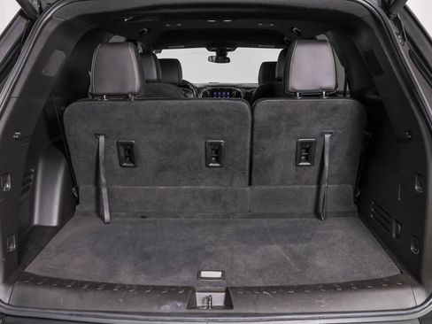 Used 2023 Chevrolet Traverse LT FWD image 41