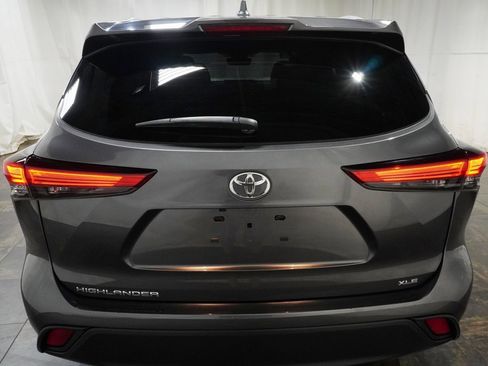 Certified 2023 Toyota Highlander L image 5