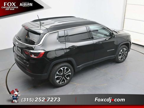 Used 2022 Jeep Compass Limited AWD/4WD image 32