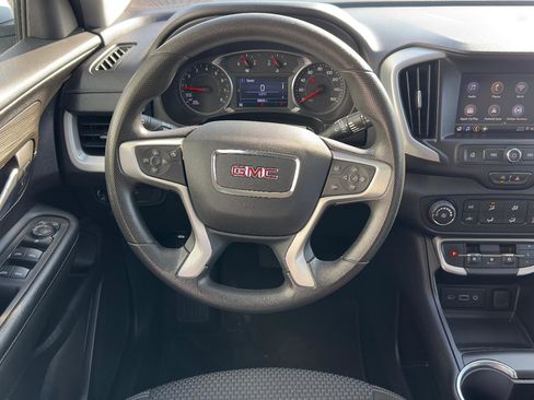 Used 2024 GMC Terrain SLE image 12
