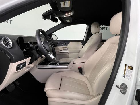 Used 2025 Mercedes-Benz GLA 250 4MATIC image 17