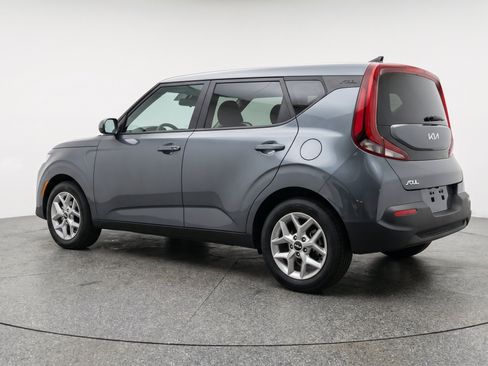 Used 2025 Kia Soul LX w/ LX Technology Package FWD image 6
