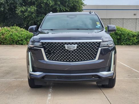 Used 2022 Cadillac Escalade Luxury RWD image 2