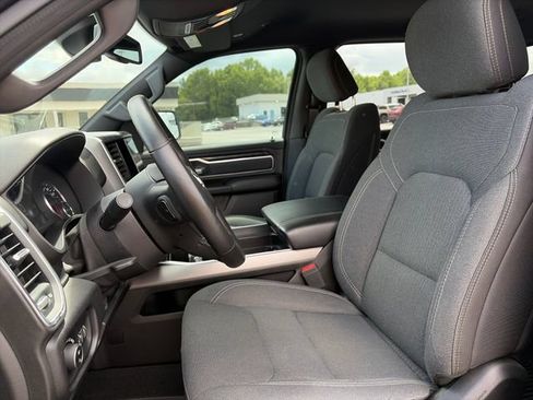 Used 2019 RAM 1500 Big Horn AWD/4WD image 17