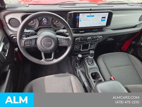 Used 2024 Jeep Wrangler Unlimited Sport AWD/4WD image 10