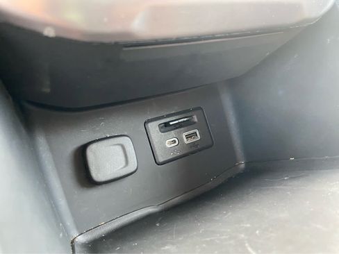Used 2023 GMC Acadia AT4 AWD/4WD image 33
