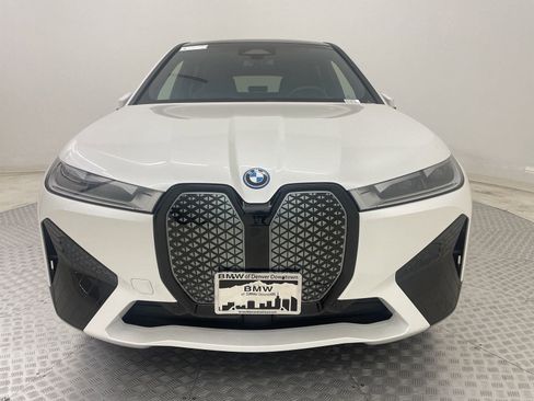 Used 2025 BMW iX xDrive50 w/ Premium Package image 5