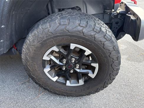 Used 2025 Jeep Wrangler Unlimited Rubicon AWD/4WD image 8