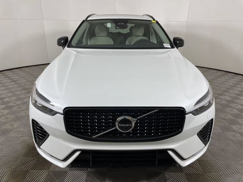 Certified 2025 Volvo XC60 T8 Plus w/ Protection Package Premier AWD/4WD image 8