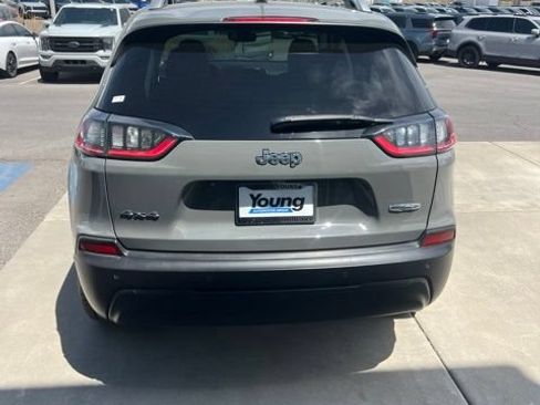 Used 2021 Jeep Cherokee Latitude Plus AWD/4WD image 4