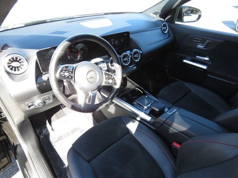 Used 2021 Mercedes-Benz GLA 250 4MATIC image 11