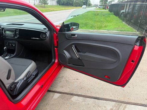 Used 2015 Volkswagen Beetle 1.8T image 25