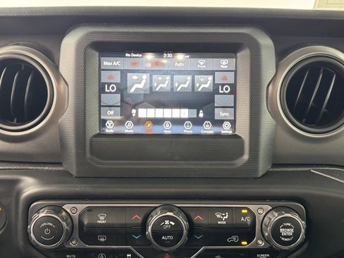 Used 2023 Jeep Gladiator Willys image 32