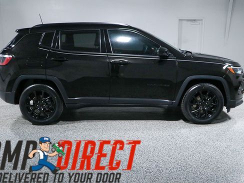 Used 2022 Jeep Compass Latitude FWD image 6