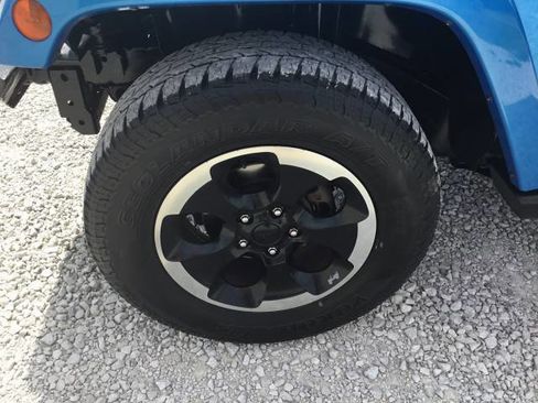 Used 2014 Jeep Wrangler Unlimited Sahara AWD/4WD image 10