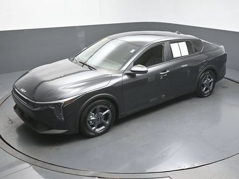 Used 2025 Kia K4 FWD image 41
