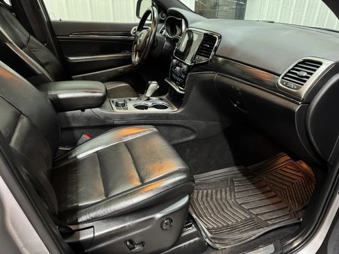Used 2020 Jeep Grand Cherokee Limited w/ Luxury Group II AWD/4WD image 14