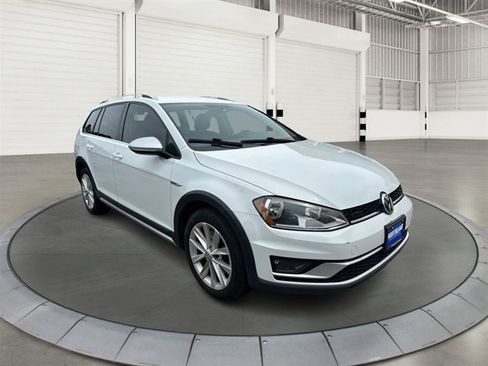Used 2017 Volkswagen Golf Alltrack S AWD/4WD image 7