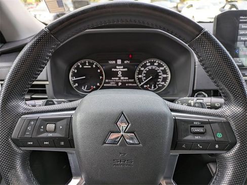 Used 2022 Mitsubishi Outlander SE image 31