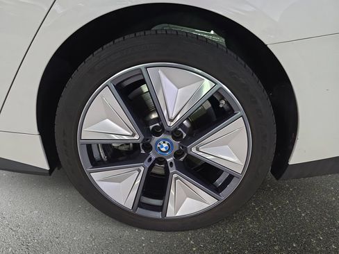 Used 2024 BMW i4 eDrive35 w/ Parking Assistance Package RWD image 32