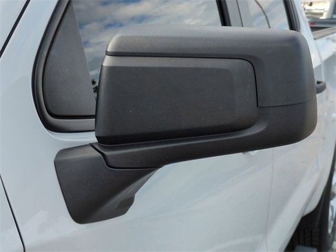 Used 2021 Chevrolet Silverado 1500 Custom image 12