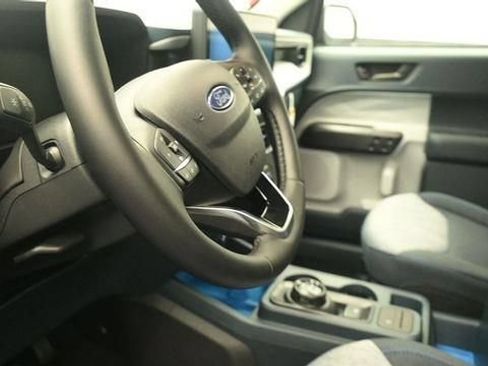 New 2026 Ford Maverick XLT w/ XLT Luxury Package FWD image 19