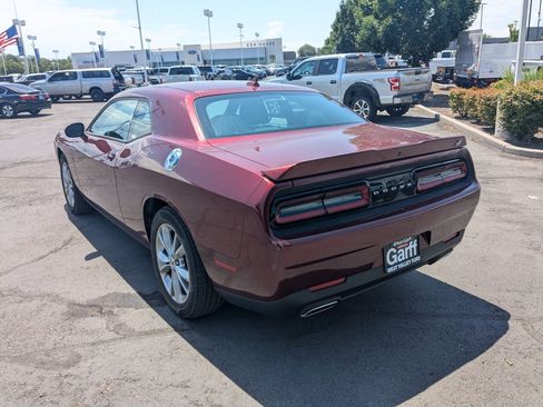 Used 2022 Dodge Challenger SXT AWD/4WD image 8
