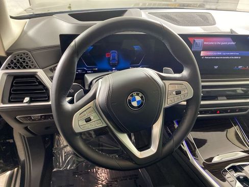 Used 2023 BMW X7 xDrive40i w/ Premium Package image 11