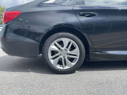 Used 2018 Honda Accord LX image 9
