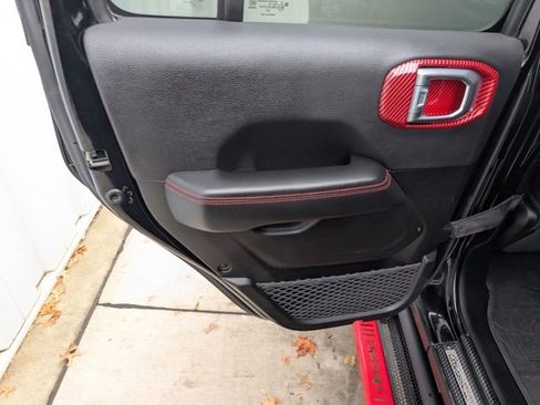 Used 2024 Jeep Wrangler Unlimited Rubicon image 24