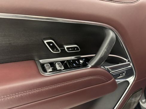 Used 2024 Land Rover Range Rover Autobiography image 12