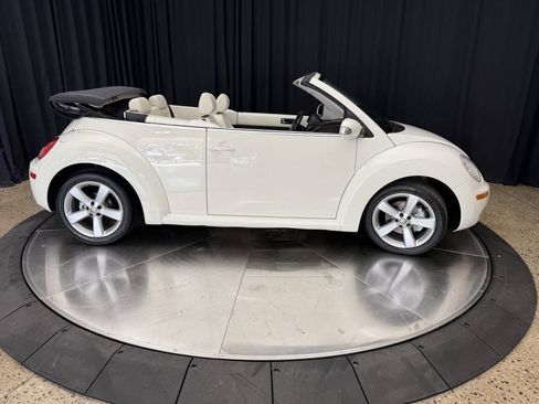 Used 2007 Volkswagen Beetle Triple White Edition FWD image 11