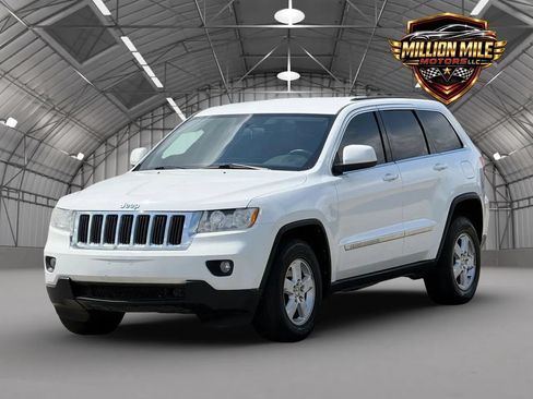 Used 2013 Jeep Grand Cherokee Laredo AWD/4WD image 6