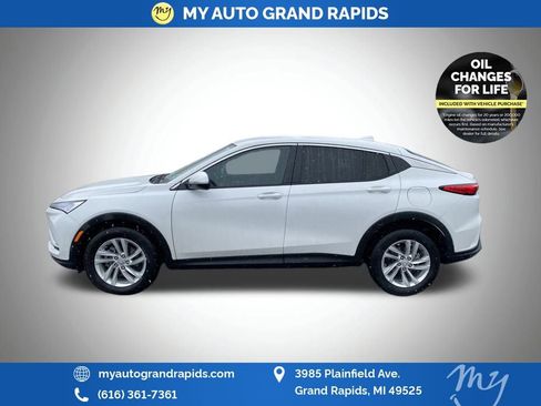 Used 2024 Buick Envista Preferred w/ Convenience II Package image 4