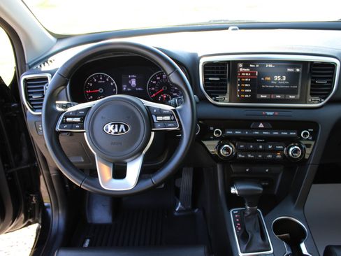 Used 2020 Kia Sportage EX image 9