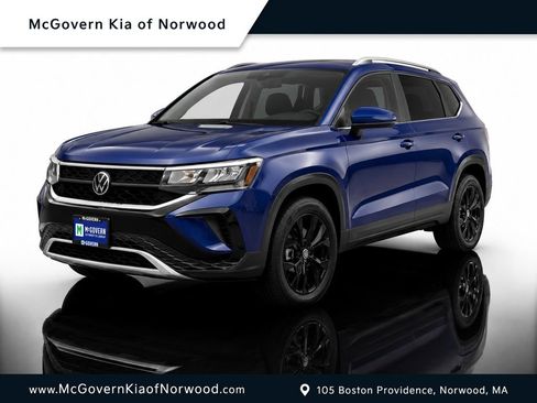 Used 2022 Volkswagen Taos SE FWD image 1