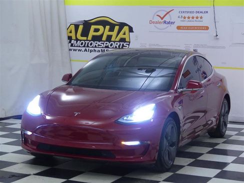 Used 2019 Tesla Model 3 Standard Range Plus image 2