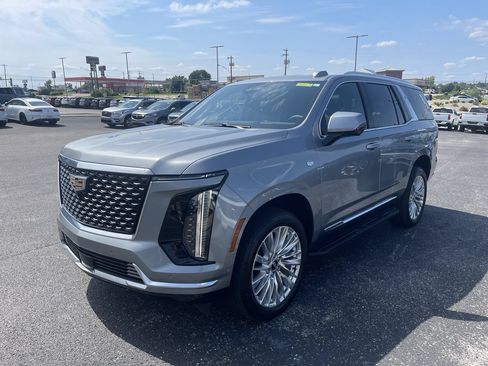 Used 2025 Cadillac Escalade Premium Luxury AWD/4WD image 1