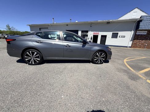 Used 2019 Nissan Altima 2.5 SR AWD/4WD image 11