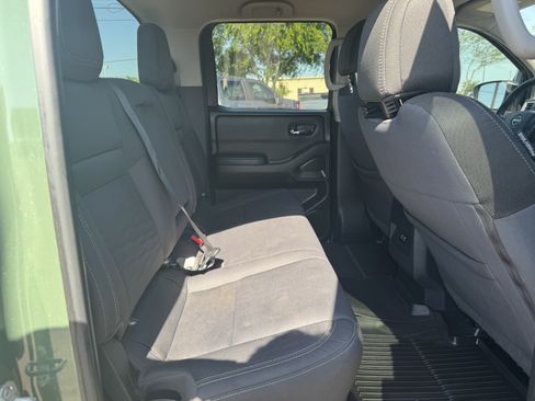 Used 2022 Nissan Frontier SV w/ Technology Package RWD image 29