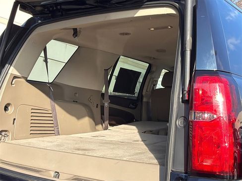 Used 2019 Chevrolet Tahoe LT w/ LT Signature Package image 10