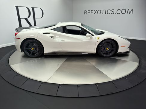 Used 2019 Ferrari 488 GTB RWD image 14