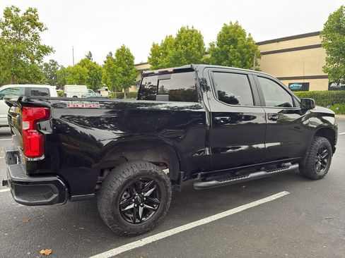 Used 2020 Chevrolet Silverado 1500 LT Trail Boss w/ Midnight Edition AWD/4WD image 9