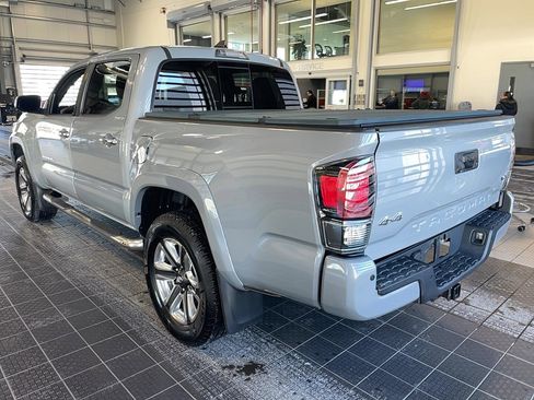 Used 2018 Toyota Tacoma Limited image 8
