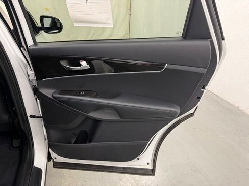 Used 2020 Kia Sorento L FWD image 14