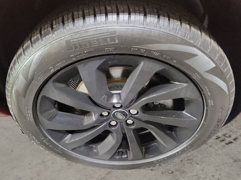 Used 2024 Land Rover Discovery Sport S image 11