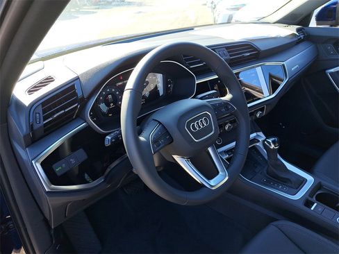 New 2025 Audi Q3 2.0T Premium image 7