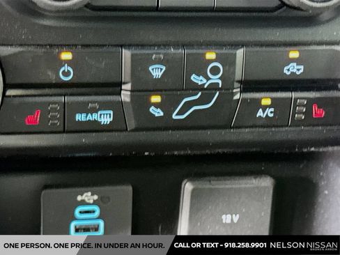 Used 2025 Ford F250 XLT w/ Black Appearance Package AWD/4WD image 21